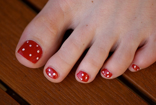 simple toe nail art image