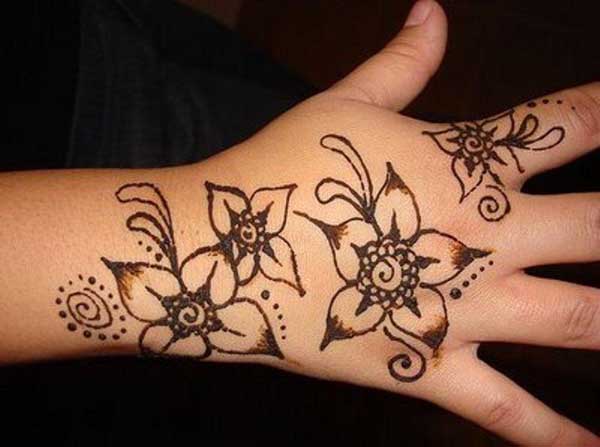 10 Best and Beautiful Mehndi Designs for Kids - Easyday