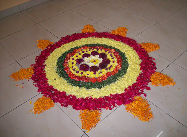 rangoli-patterns-with-flowers