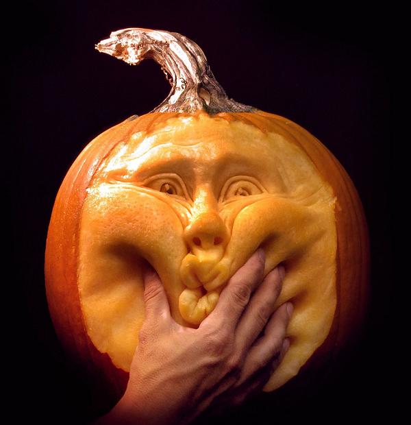 Halloween-pumpkin-carving