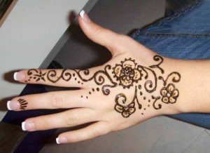 16 Amazingly Easy Mehndi Designs for Hands and Feet – Easyday