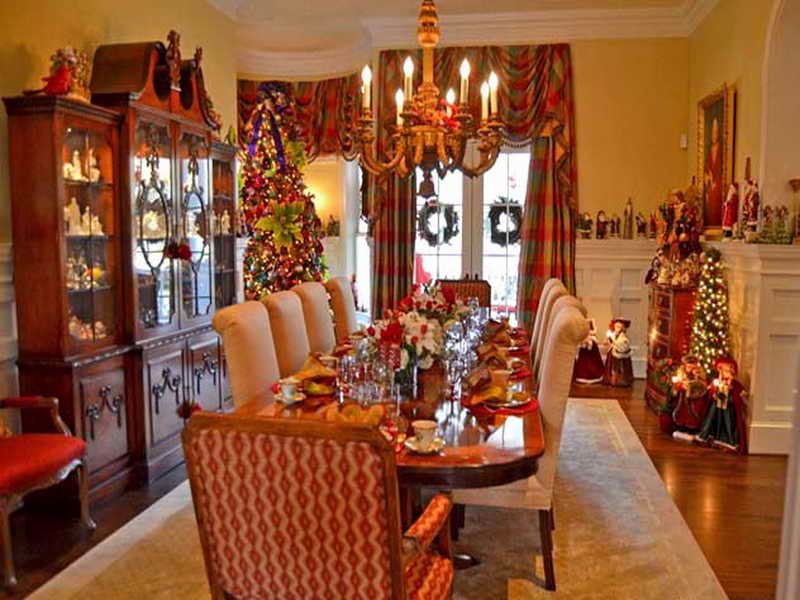 Pictures Of Dining Room Tables Decorated For Christmas