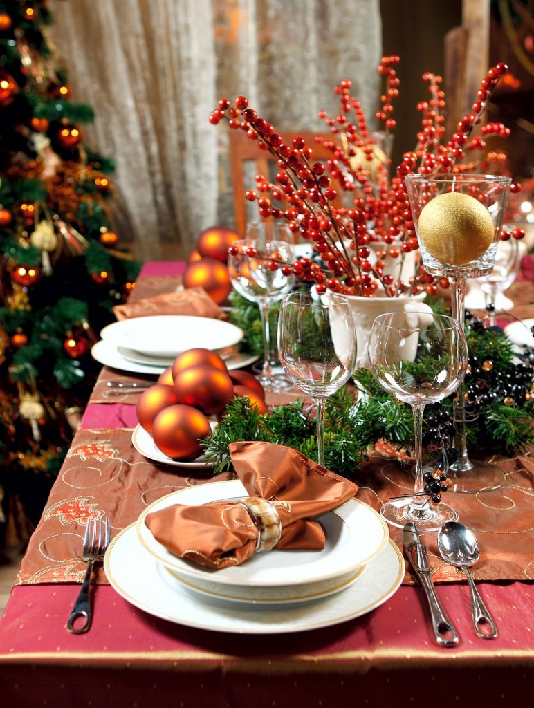 40 Christmas Table Decors Ideas To Inspire Your Pinterest Followers ...