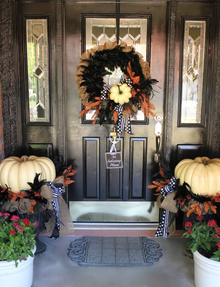 Halloween Porch Decoration Ideas 16