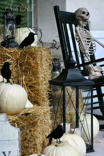 Halloween Porch Decoration Ideas 22