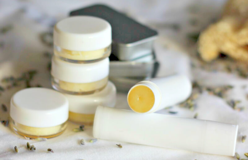 homemade_lip_balm_with_coconut_oil