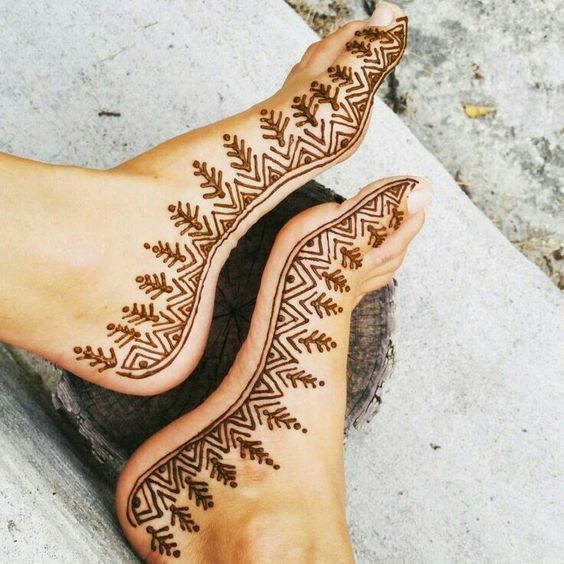 Beautiful Mehndi Designs For Feet