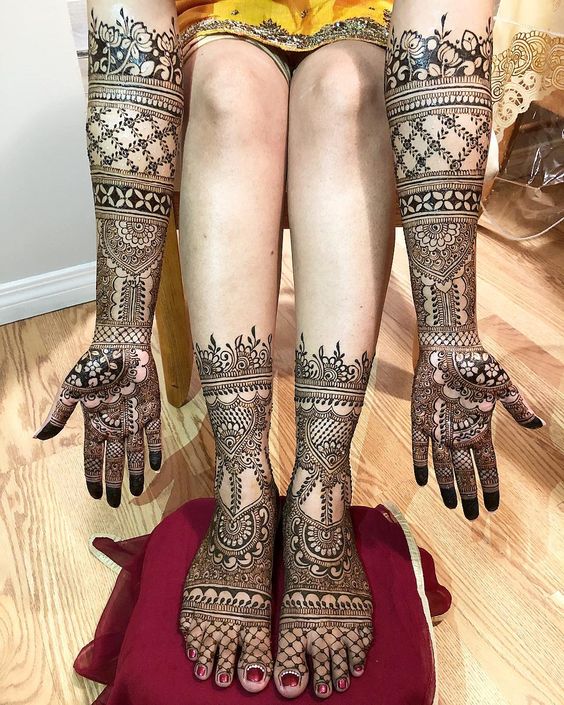 Beautiful Mehndi Designs For Feet